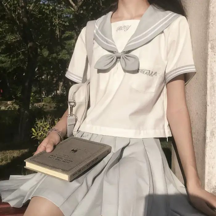 《我才不要和人类恋爱呢》